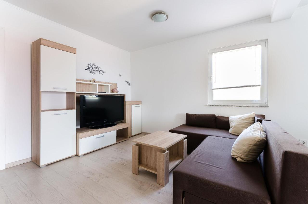 Apartments Ester โลปาร์ ภายนอก รูปภาพ