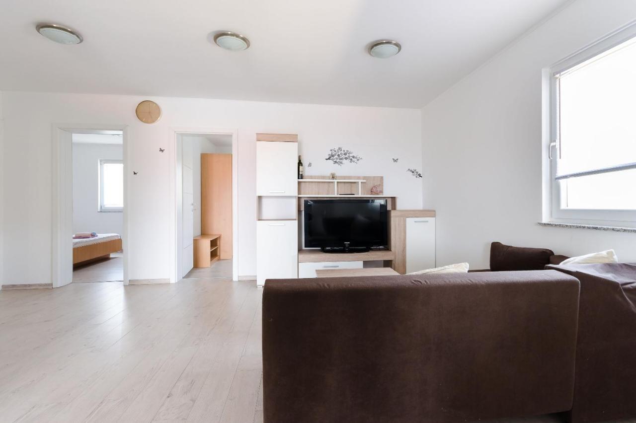 Apartments Ester โลปาร์ ภายนอก รูปภาพ